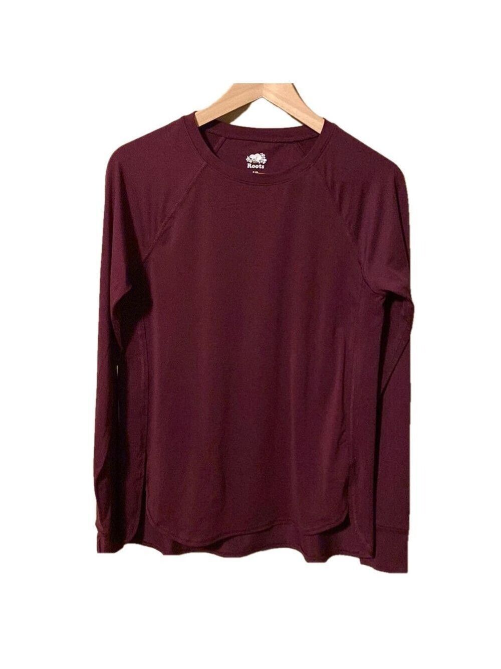 Roots| Burgundy crew neck sporty top with cuffins.